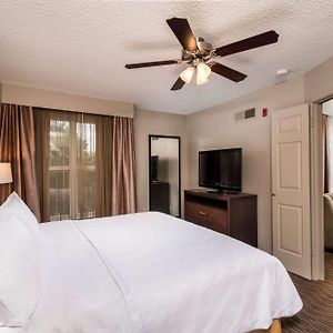 King Suite Hearing Access or Non-Smoking
